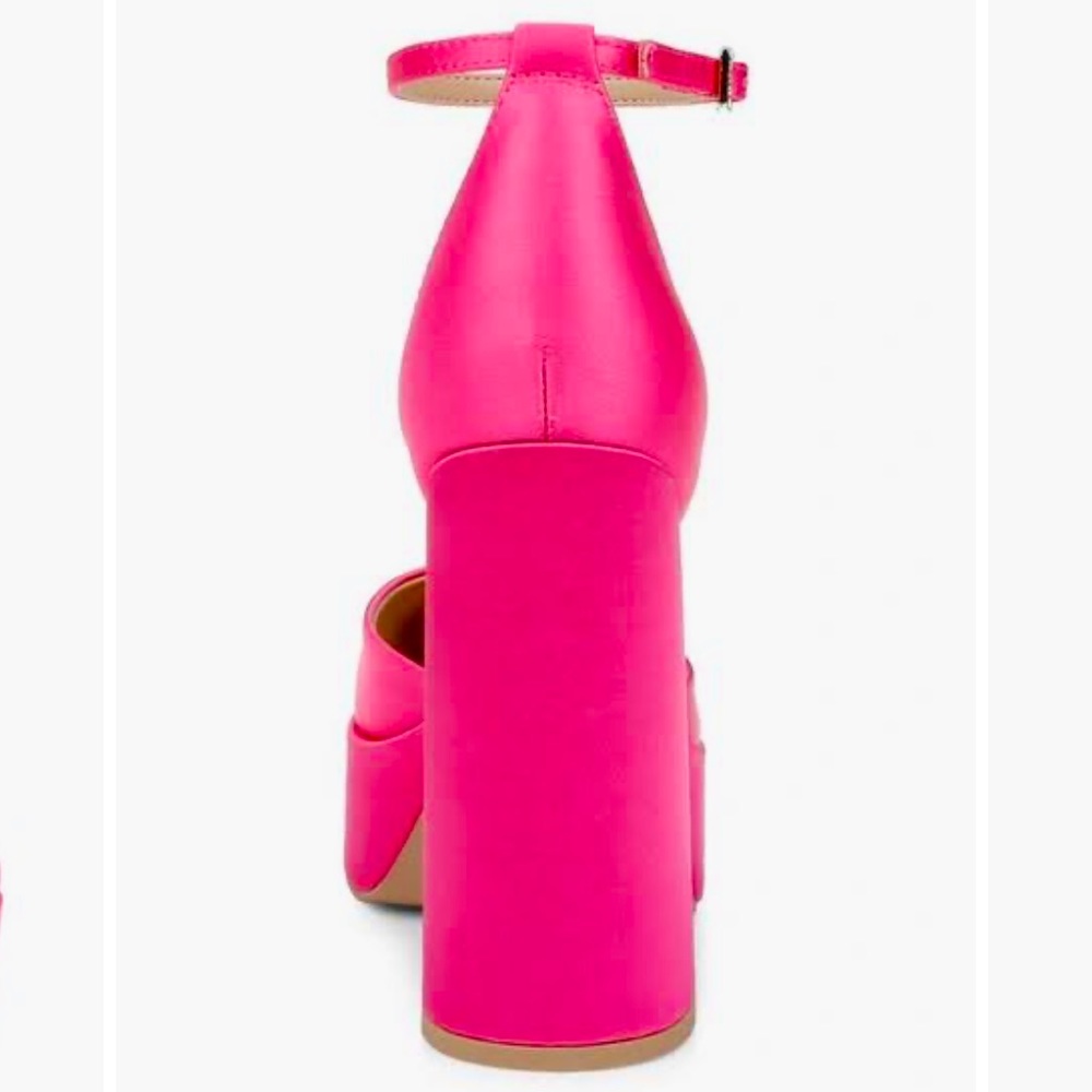 💕 Jewel Badgley Mischka | Hot Pink Round Toe Block Heels - Picture 2 of 5